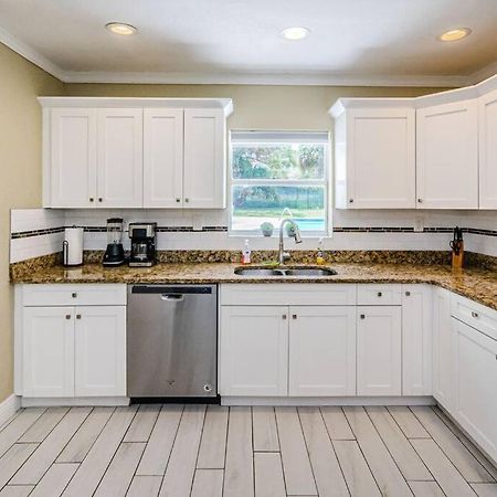 Villa Beautiful Pool House In Old Seminole Heights! à Tampa Extérieur photo