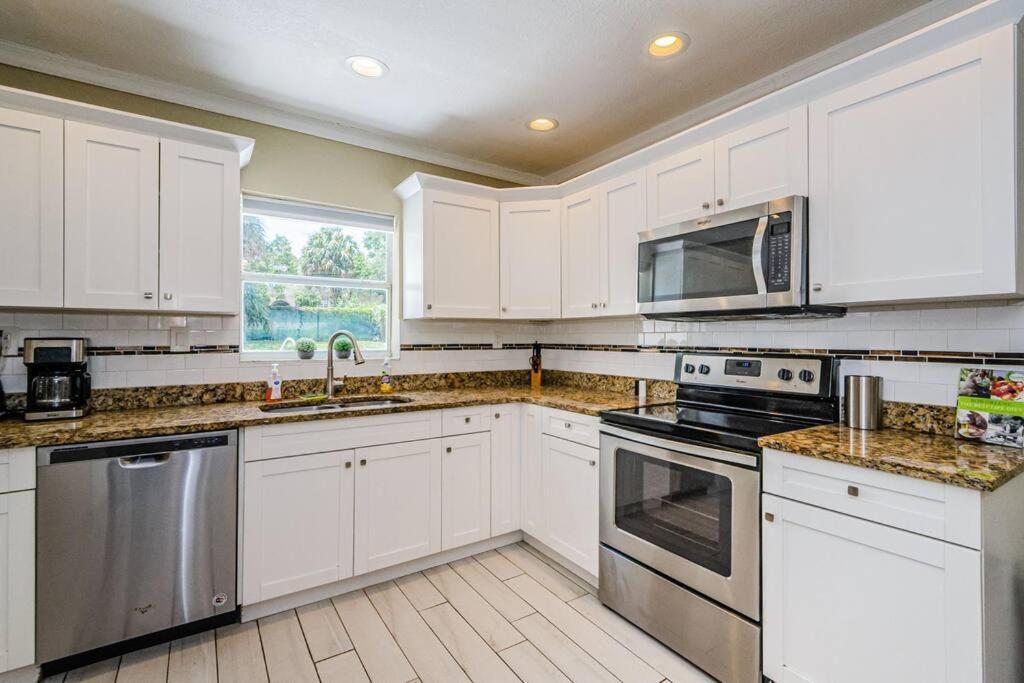Villa Beautiful Pool House In Old Seminole Heights! à Tampa Extérieur photo