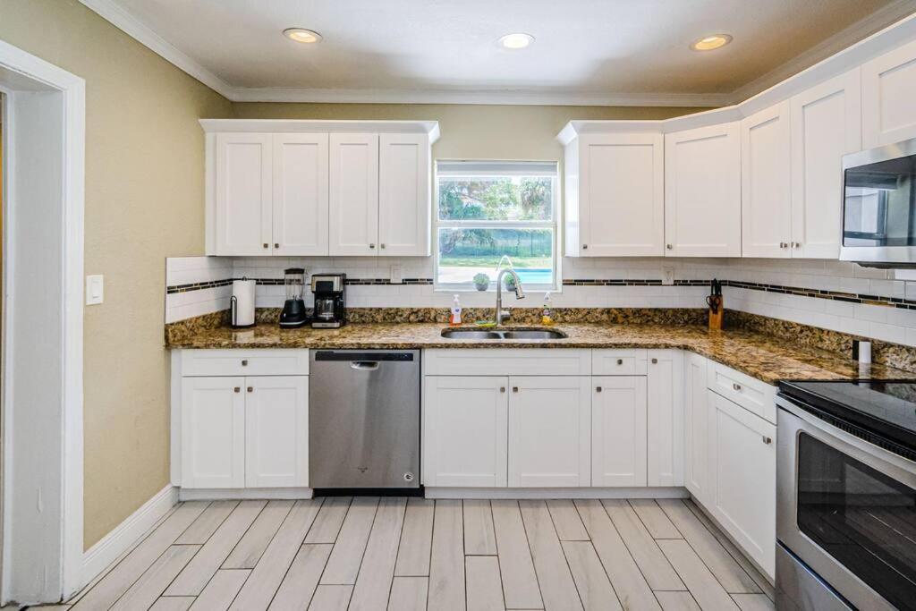 Villa Beautiful Pool House In Old Seminole Heights! à Tampa Extérieur photo