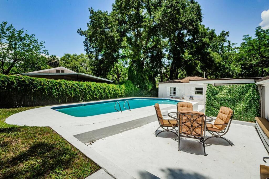 Villa Beautiful Pool House In Old Seminole Heights! à Tampa Extérieur photo