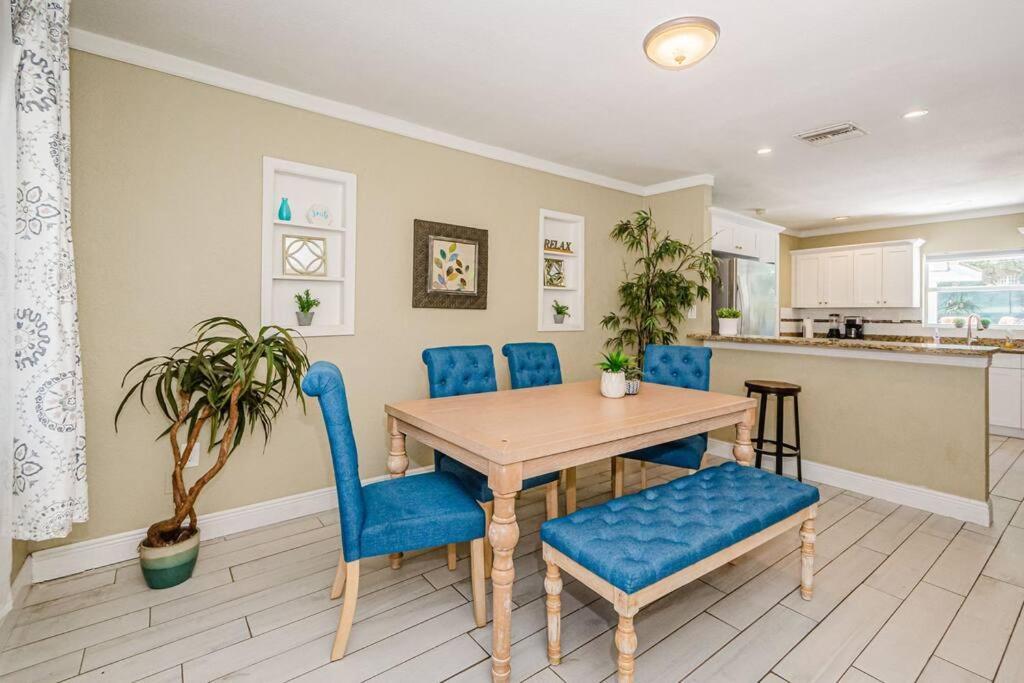 Villa Beautiful Pool House In Old Seminole Heights! à Tampa Extérieur photo